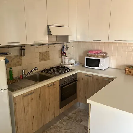 Apartamento Vacanze 85mq Con Box In Centro A Riva *