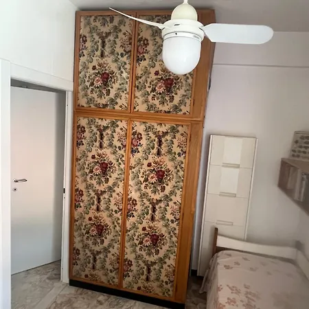 Vacanze 85mq Con Box In Centro A Riva Lägenhet